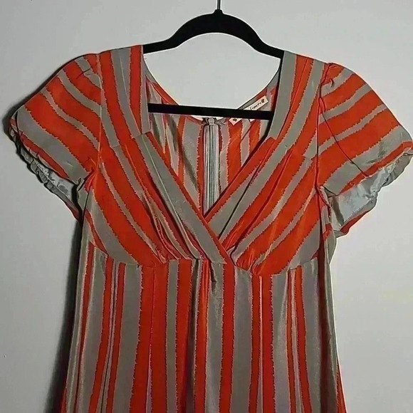 Nanette Lepore Grey/Orange Striped 100% Silk Short Sleeve Top Size 8 - Picture 3 of 12